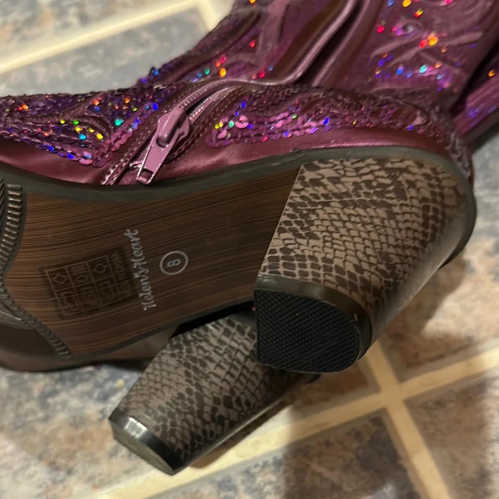 ❌SOLD❌. Purple Heeled Boots with Western Flair sequins, side zip, size 8 - Picture 10 of 10
